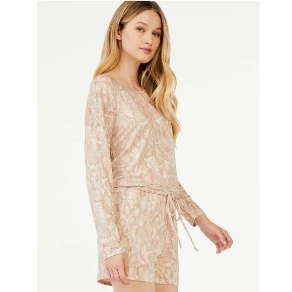 Long Sleeve Romper - Picture 2 of 7